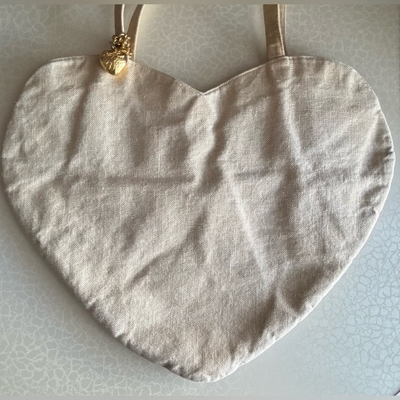 VINTAGE: Carey Adina | oversized heart shoulder bag. - Picture 13 of 16